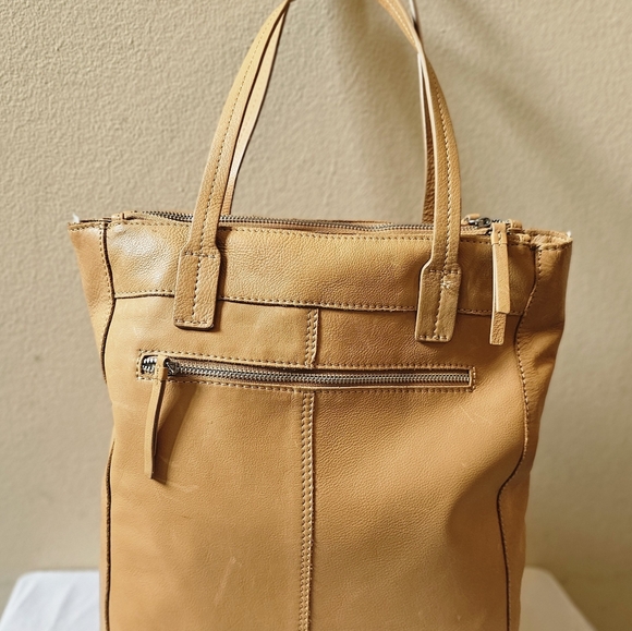 GUC~”Uniquely Crafted” by Artisans in India Leather Shoulder Bag, Quiet Luxury - Picture 6 of 13